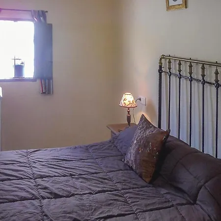Amazing In El With Kitchen Holiday home